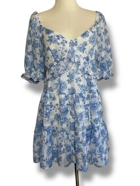 Trixxi Dress Blue White Floral Smocked Mini Size Medium